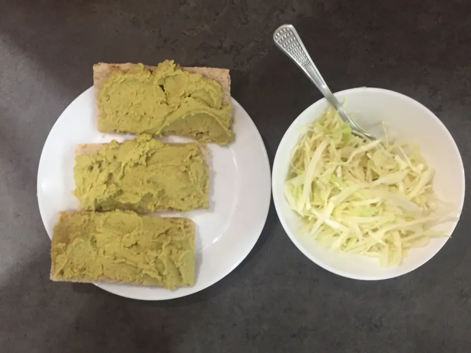 Greeanpeas hummus with buckwheat/rice mini breads and gabbage salad|Georgeさん