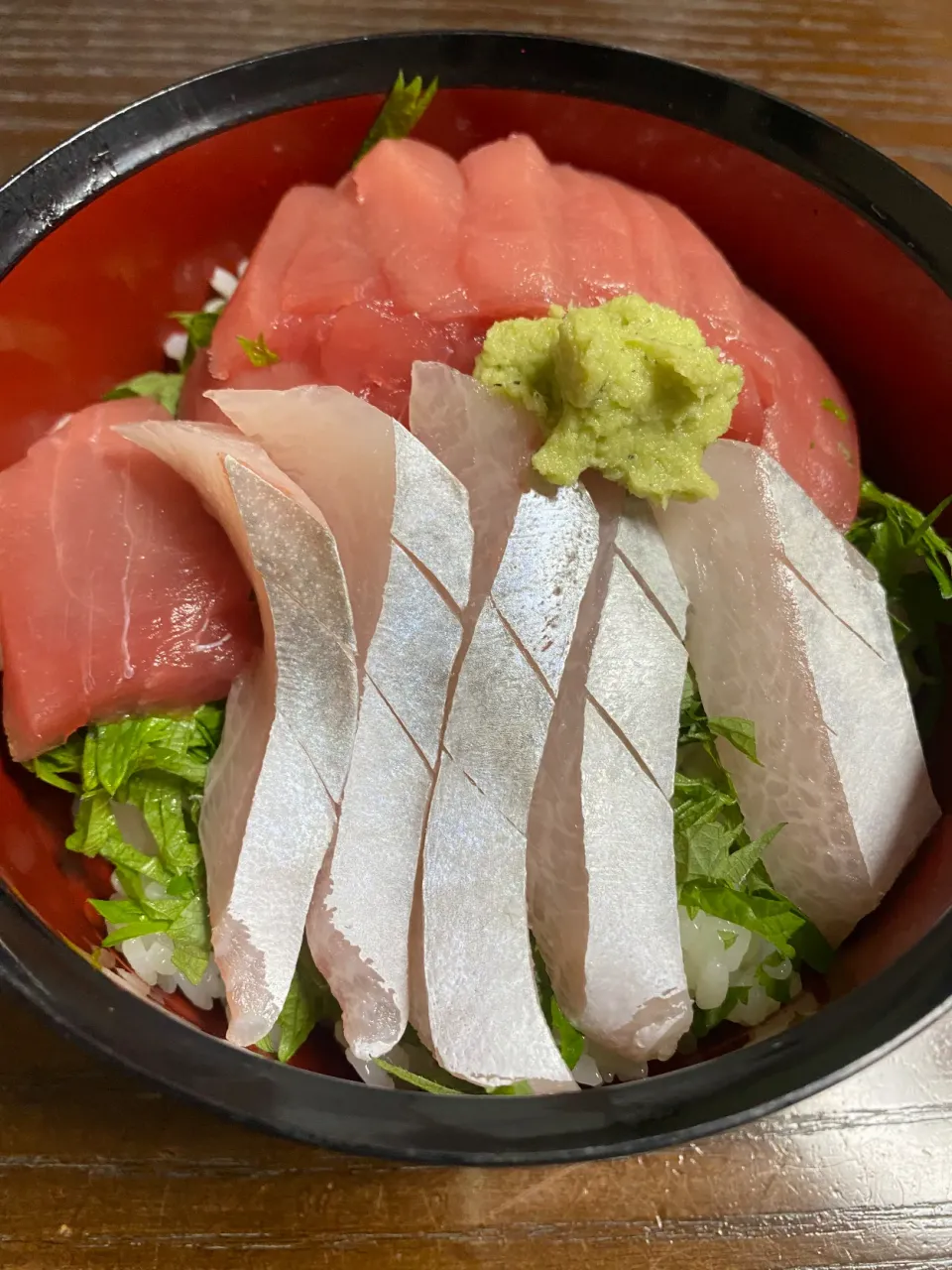 Snapdishの料理写真:わさび堪能😍海鮮丼|TOMOさん