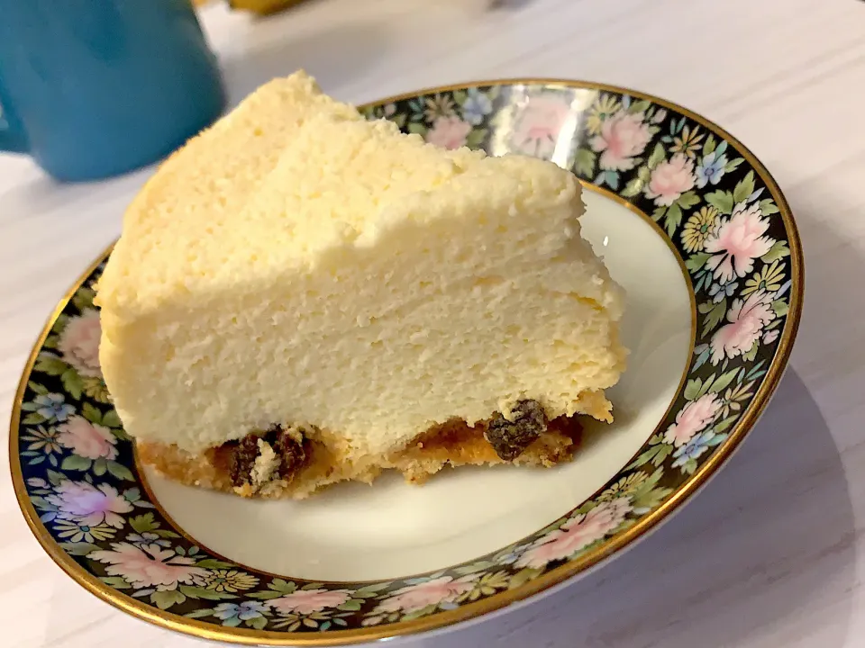 Snapdishの料理写真:スフレチーズケーキ　カットしました！|白さくさん