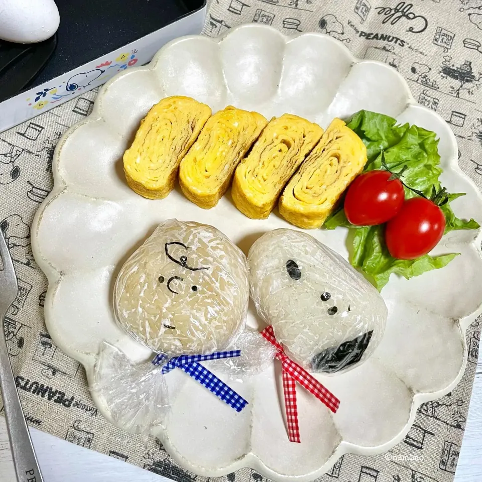 Snapdishの料理写真:玉子焼き＆おにぎり|namimoさん