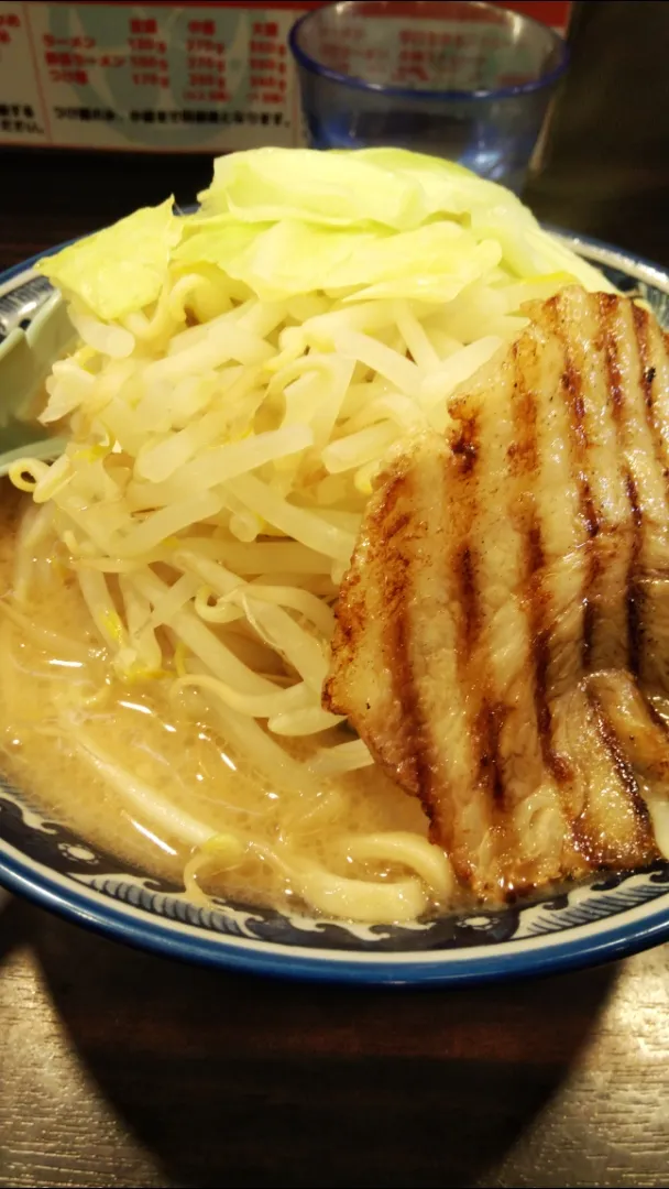 ドカ盛野菜ラーメン@麺屋武士道小岩本店|watarunさん