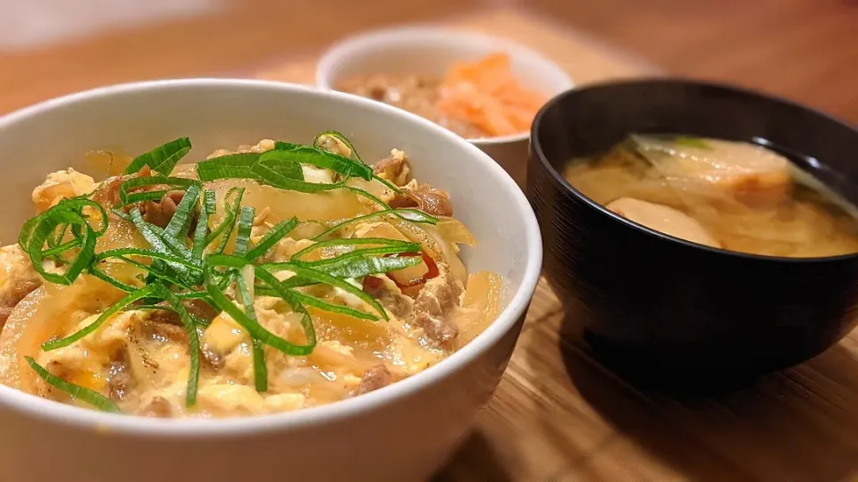 豚たま丼〜
の晩ごはん✨|kaz(*･ω･)さん