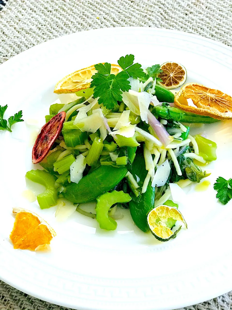 グルテンフリースパゲティを緑の野菜サラダ仕立てに〜✨🥗|ブルースプーンさん