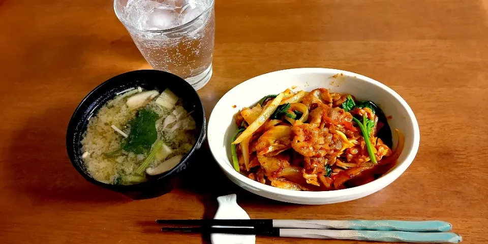 豚キムチ🐷　お味噌汁　芋焼酎|裕子さん