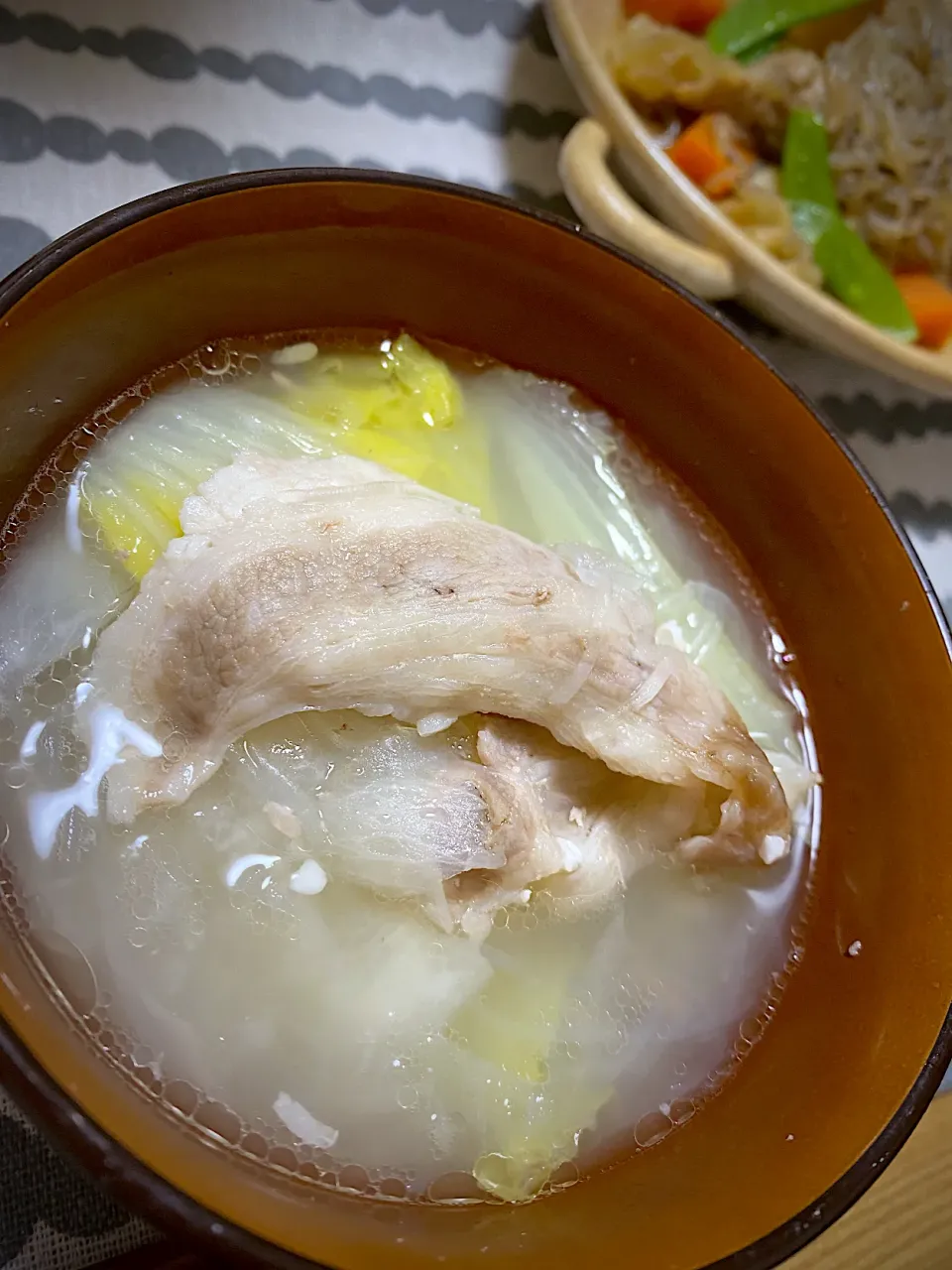 ひらひら鍋を今日はごま油で🍲うんま〜！|1614さん