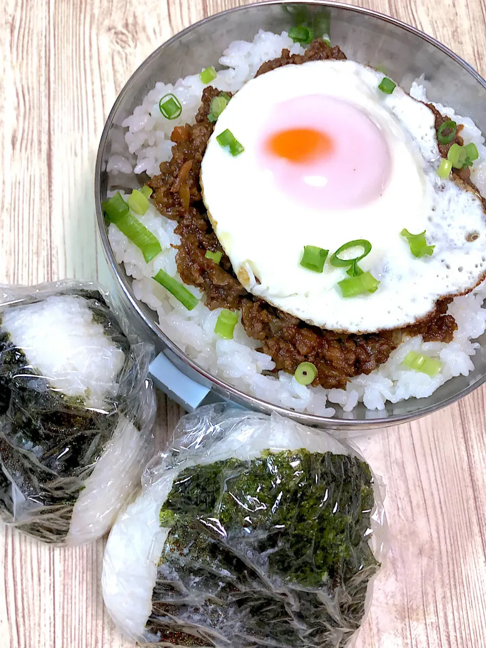 キーマカレー弁当とおにぎり|🍓マツコ🍓さん