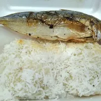 Snapdishの料理写真:PULUT KELAPA INTI IKAN|Wan Syah Putraさん