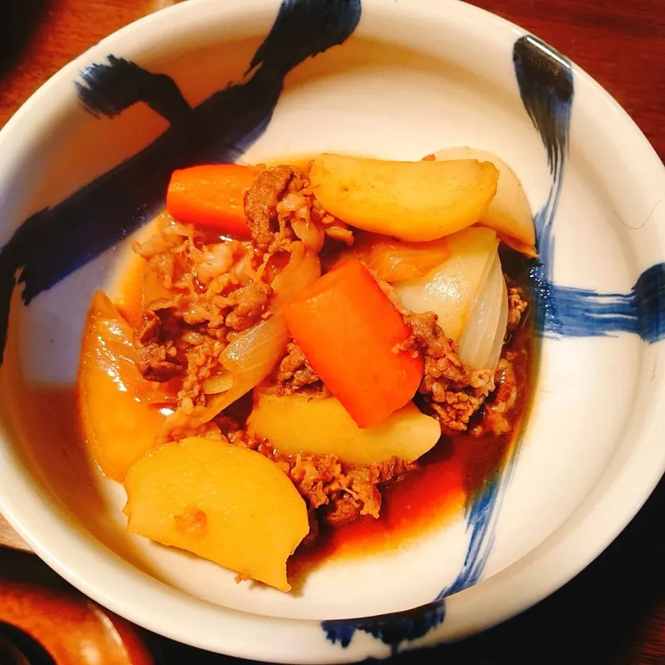 いただいた糀甘酒で肉じゃがを作りました〰️😁
甘酒で味の旨味がハンパナイ〰️👀😍|quitaさん