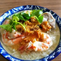 Snapdishの料理写真:Shrimp Boiled Rice with Pork Ribs|Tananwadeeさん