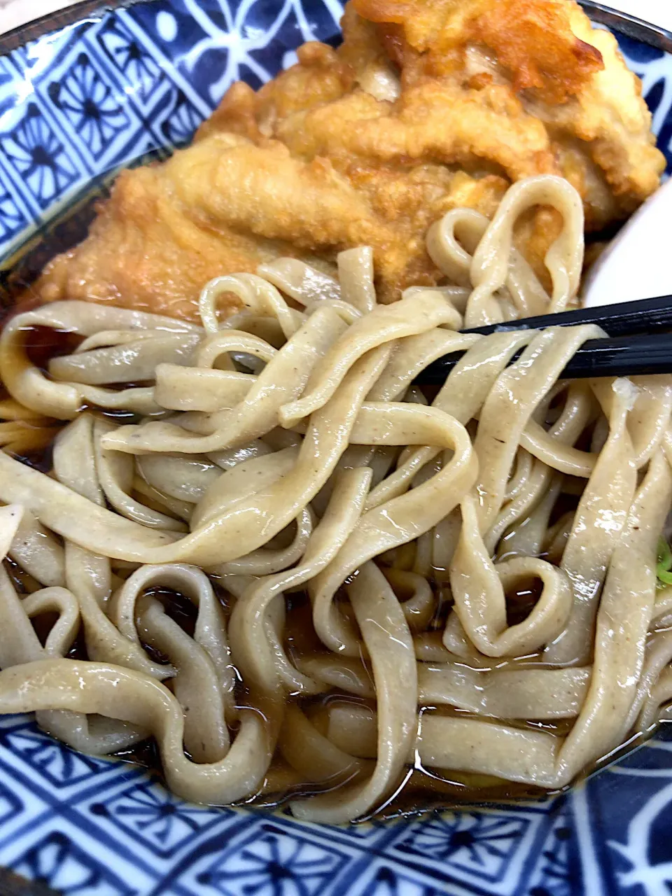 蕎麦の部分！雑賀屋名物 鶏天極上太麺そば@雑賀屋|morimi32さん