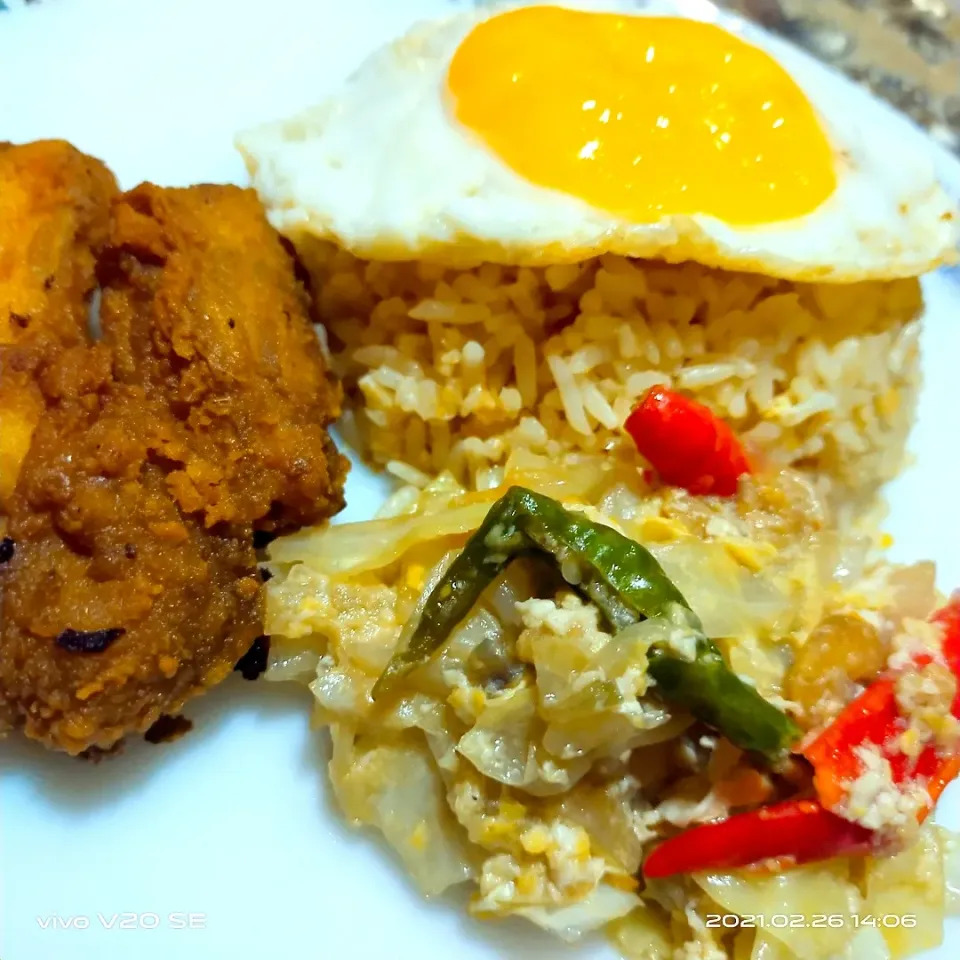 Nasi Goreng Cinta ～(^з^)-♡|Miss Cint4さん