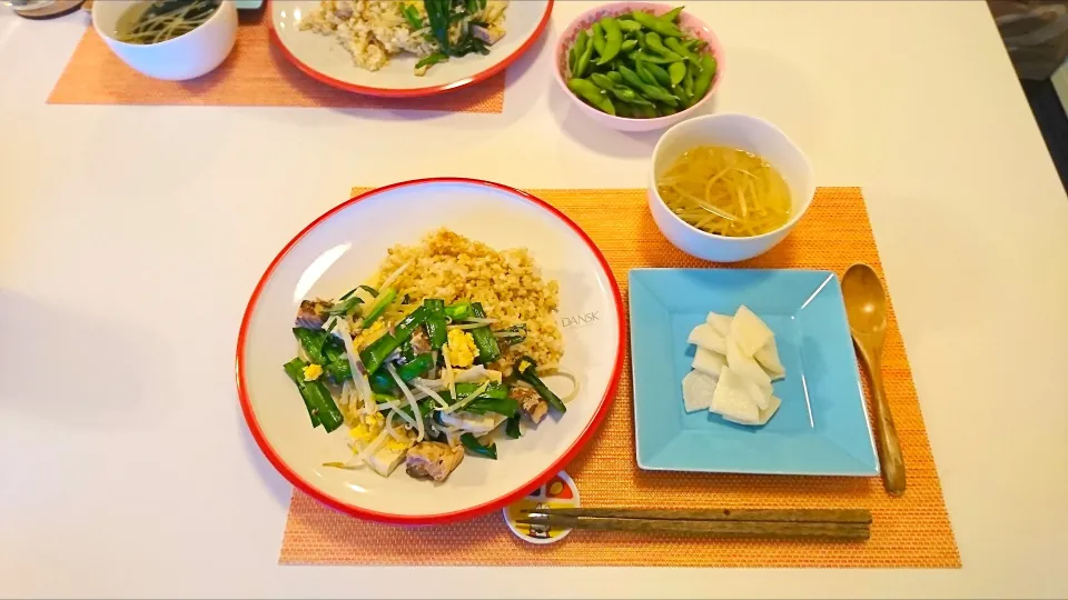 Snapdishの料理写真:今日の夕食 サバ缶チャンプルー、大根の甘酒漬け、もやしとわかめのお吸い物、枝豆|pinknari🐰🌈さん