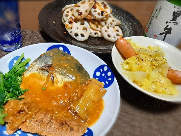 Snapdishの料理写真:真さば🐟味噌煮
キャベツ🥬のコンソメ煮
れんこんのペペロンチーノ🌶️|びせんさん