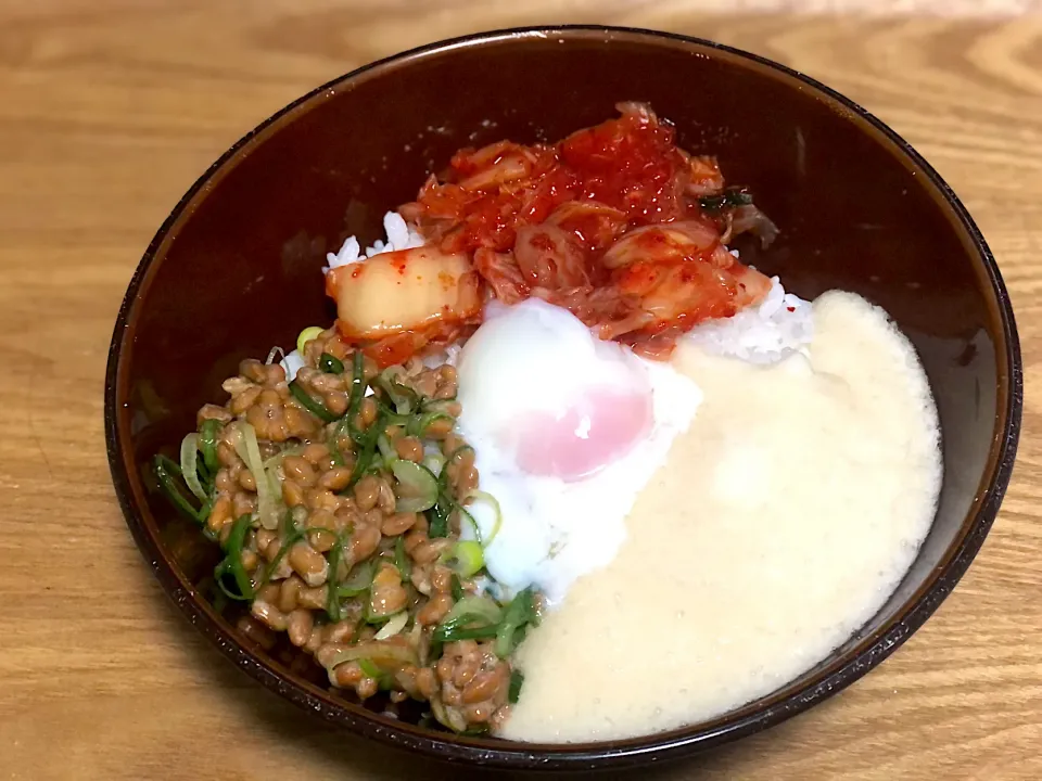 ☆温玉納豆キムチとろろ丼|まぁたんさん