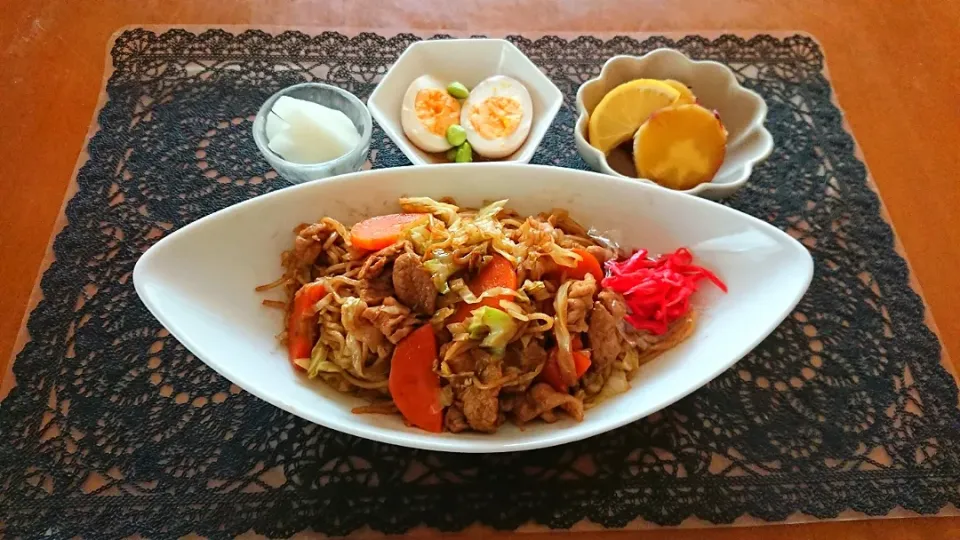 Snapdishの料理写真:☆焼きそば
☆味付き卵
☆さつまいもレモン煮
☆べったら漬|chikakoさん