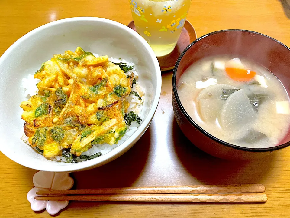 海鮮かき揚げ丼、みそけんちん汁|江口笑湖さん