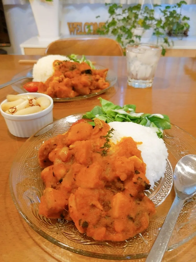 Snapdishの料理写真:今日のランチ★
ネパールのカレー作りを学びました。スパイシーで、かぼちゃが甘くて美味しい♡本当に美味しかった。|yuriさん