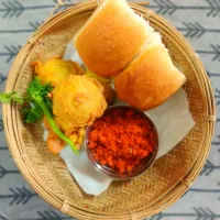 Snapdishの料理写真:VADA PAV|monicaさん