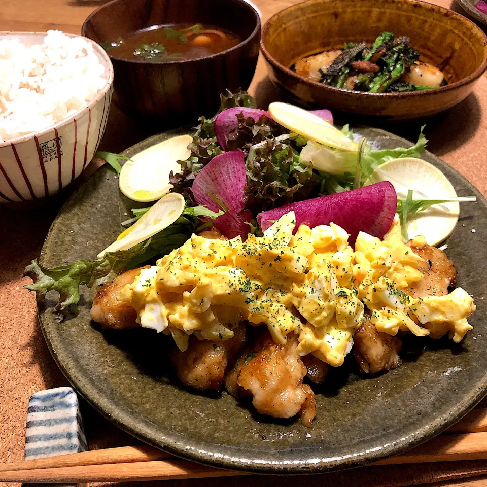 チキン胸肉のエッグカレーがけ🍛|けんちんさん