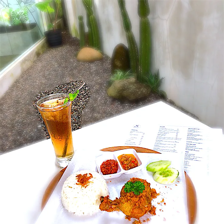 Fried chicken with herbs balinese cuisine at @kumpikitchenandgrill|Kumpi Kitchen and Grillさん