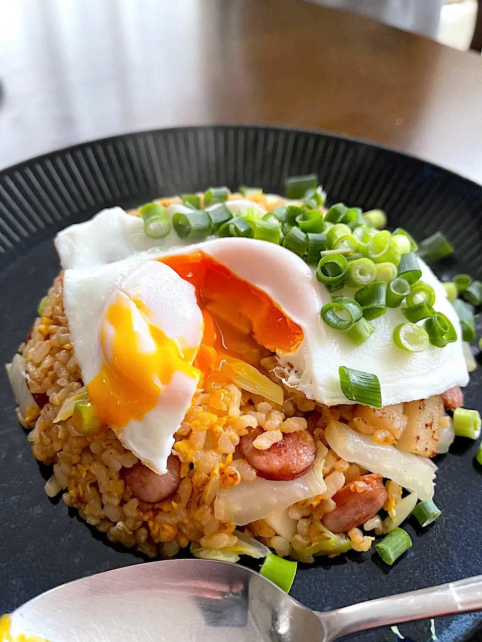 Snapdishの料理写真:白菜炒飯　目玉焼き乗っけ🍳|ナガマンさん