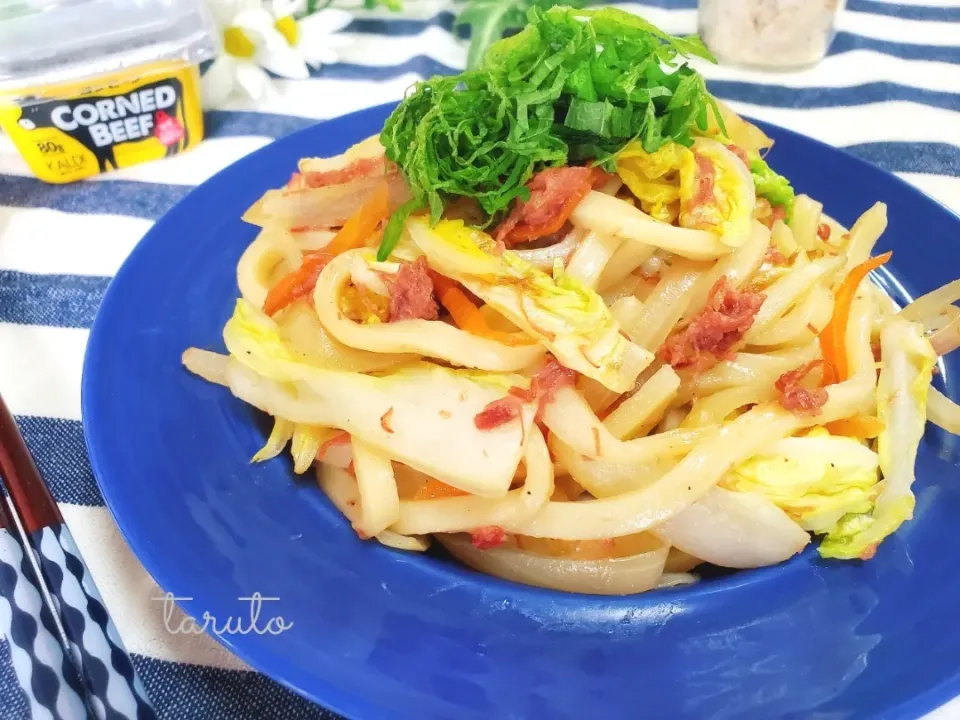 サミカさんの料理 コンビーフで和風焼うどん🥢|taruto⭐️さん