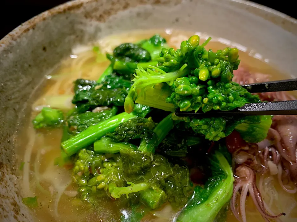 Snapdishの料理写真:菜の花と蛍イカのペペロン温めん|半田手延べそうめんの店 阿波や壱兆さん