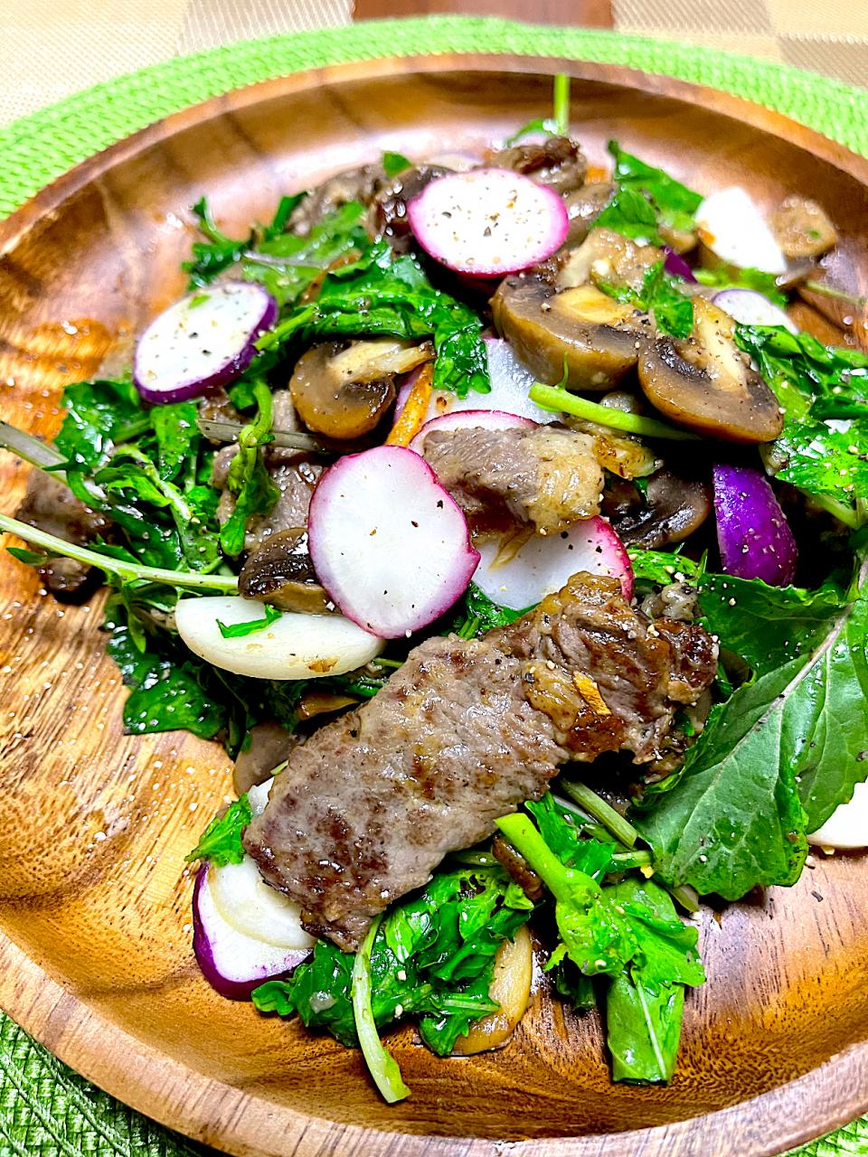 牛肉とルッコラのにんにく炒め レオン Snapdish スナップディッシュ Id Ubpmta