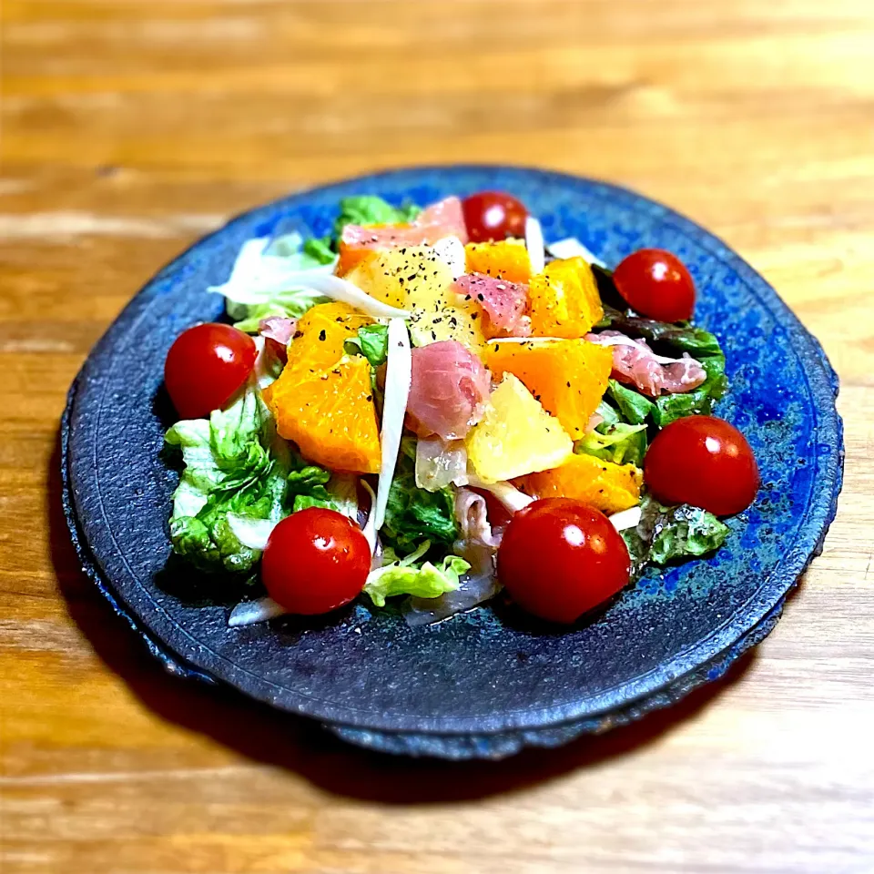 生ハムと柑橘のサラダ🥗 日向夏🍊せとか🍊不知火の3種の柑橘を使って〜✨爽やかにサラダ🍴|みかりんさん