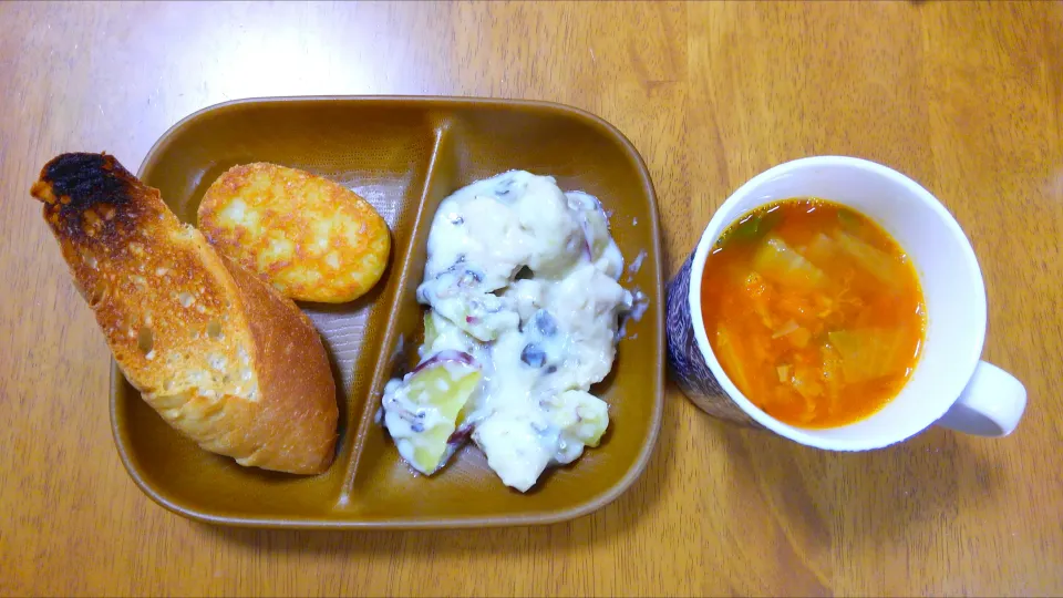 ２月２３日　パン　鶏肉のクリームチーズ煮　白菜のトマトスープ|いもこ。さん