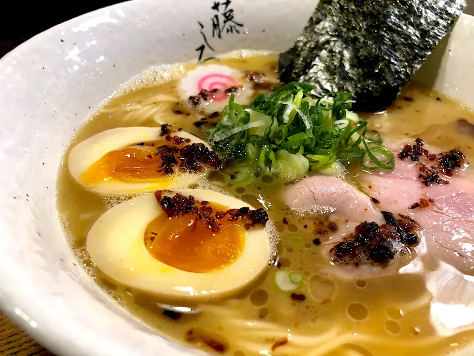 Snapdishの料理写真:鶏白湯味玉ラーメン|Shiny1022さん