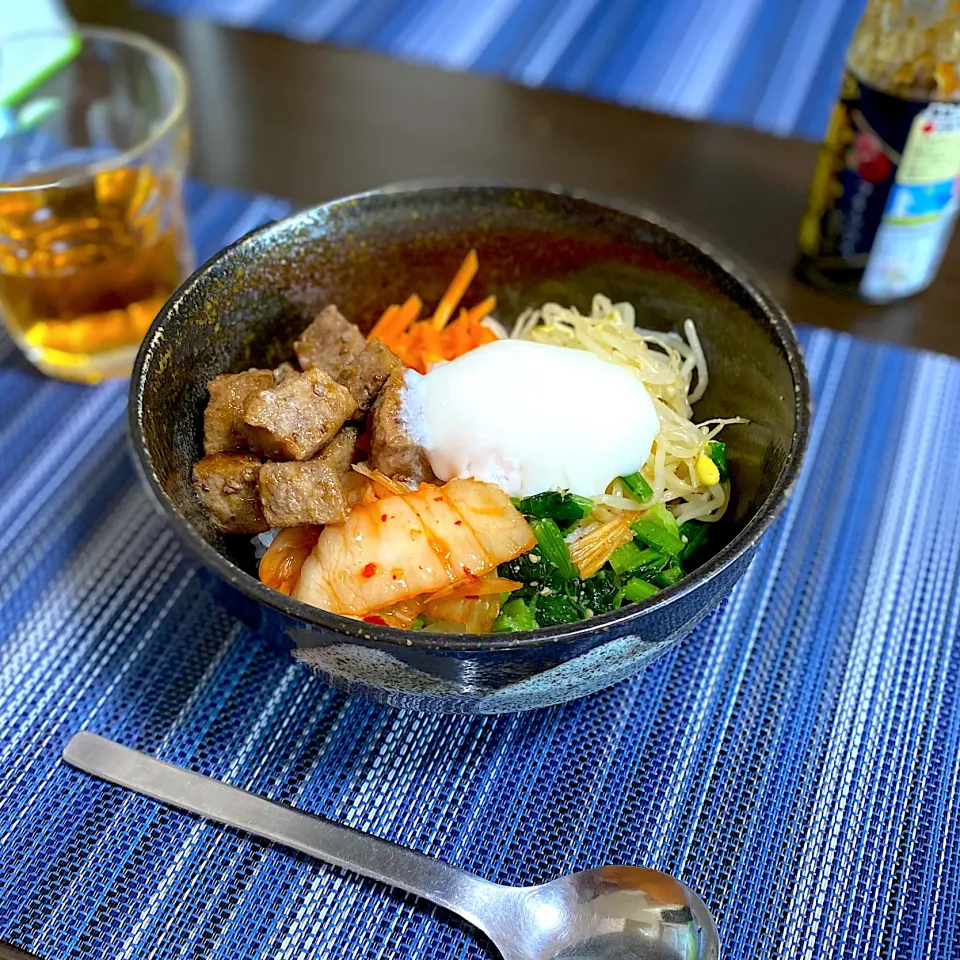 焼肉風ビビンバ丼温玉のせ！|ちぐあささん