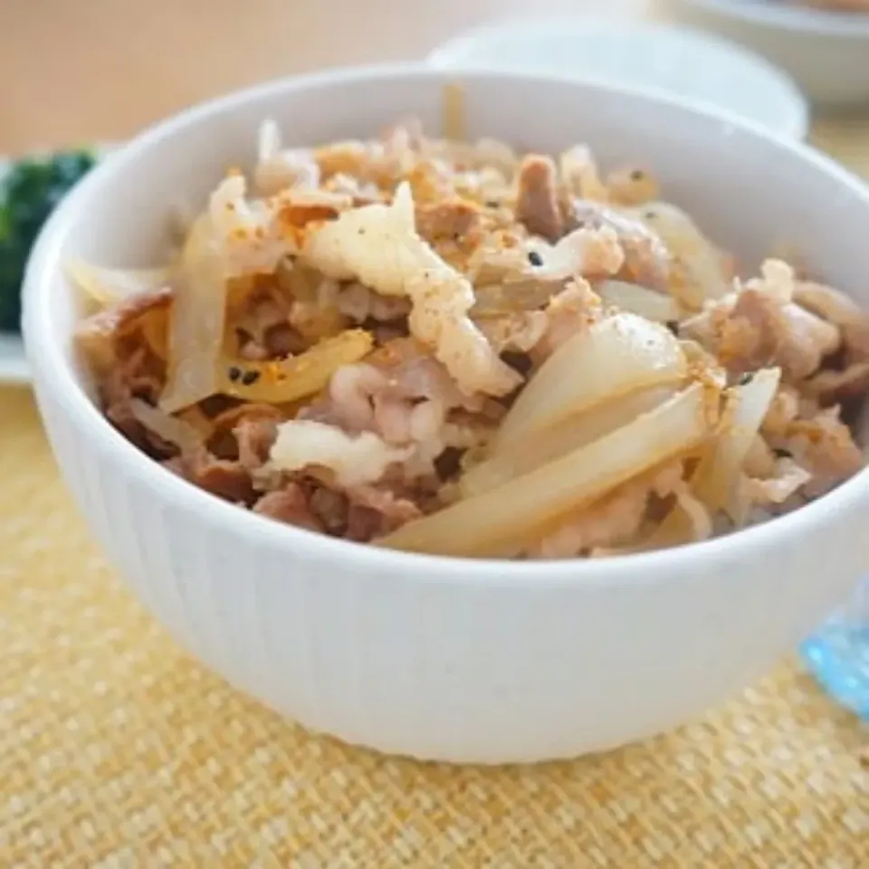 Snapdishの料理写真:グルラボで簡単時短大雪高原牛の牛丼|ちいさなしあわせキッチンさん