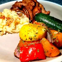 Snapdishの料理写真:lamb chops, crushed potato and roasted veggies|MaNelzさん