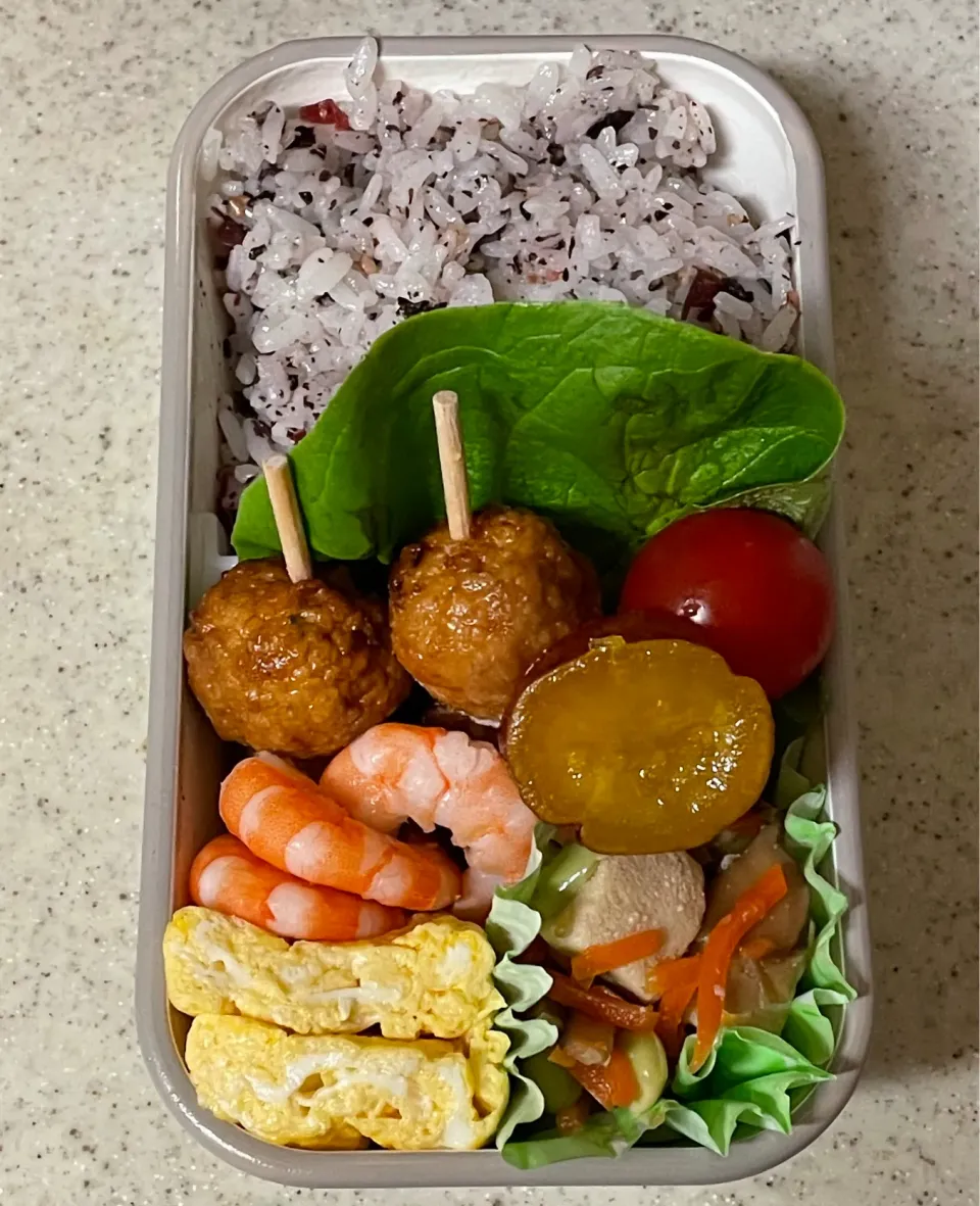 つくね串とエビの塩茹で弁当|besさん