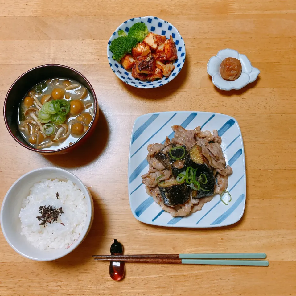 豚肉と茄子の味噌炒め🍆キムチ厚揚げ豆腐|ちゃみこさん