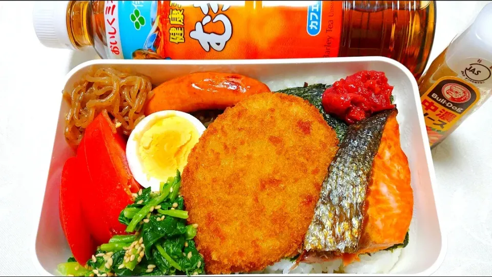 Snapdishの料理写真:3/1のお弁当🍱
海苔弁当
今日は惣菜コロッケをドーン🍤|卯月さん