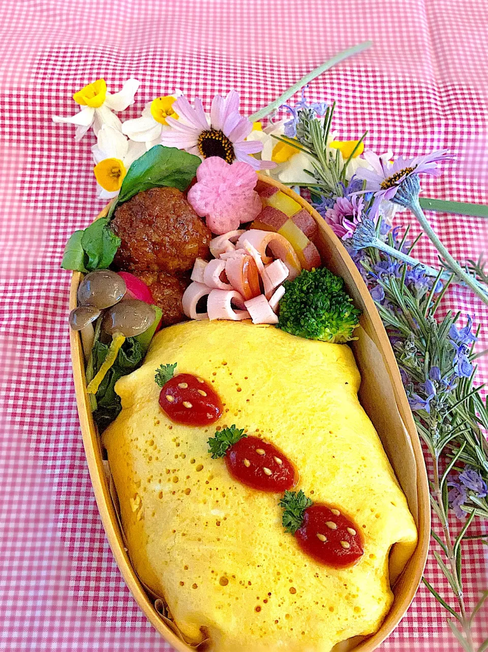 今日の私弁当🍙穴だらけオムライス🥚|いづみさん