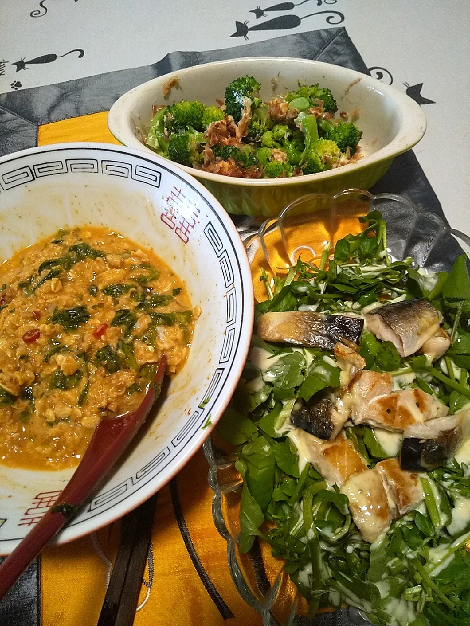 今日のお昼ごはん
※ラーメンのスープでオートミールとあおさの卵雑炊
※クレソンと焼き鯖のマヨネーズドレッシングサラダ
※ブロッコリーのポン酢おかかマヨネーズ和え|れあMIXさん