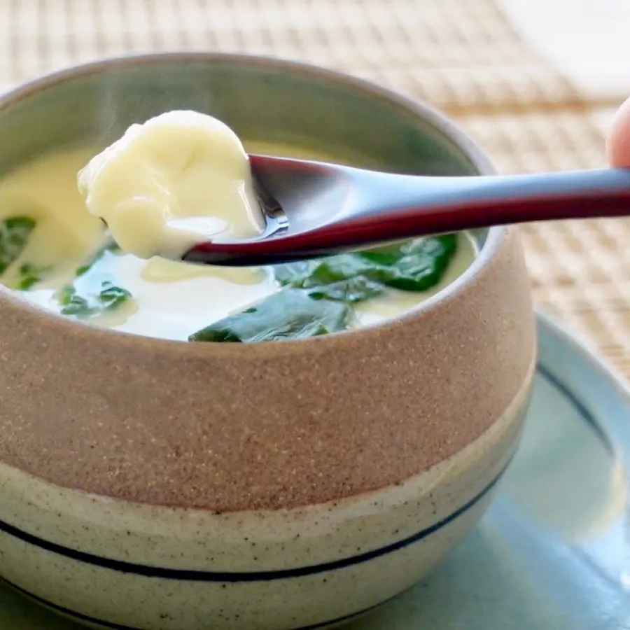 Snapdishの料理写真:ほうれん草入りの茶碗蒸し🥬［レシピあり✌️］|おーこ🍅野菜ソムリエの母ちゃんさん