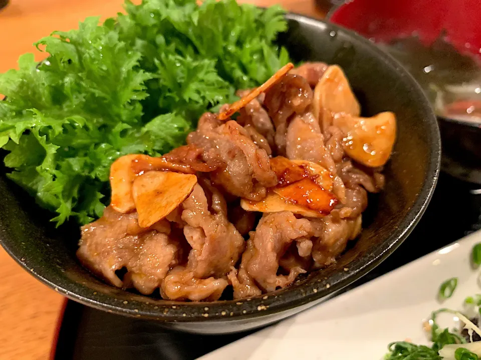 わさび菜と焼肉丼|いちごさん