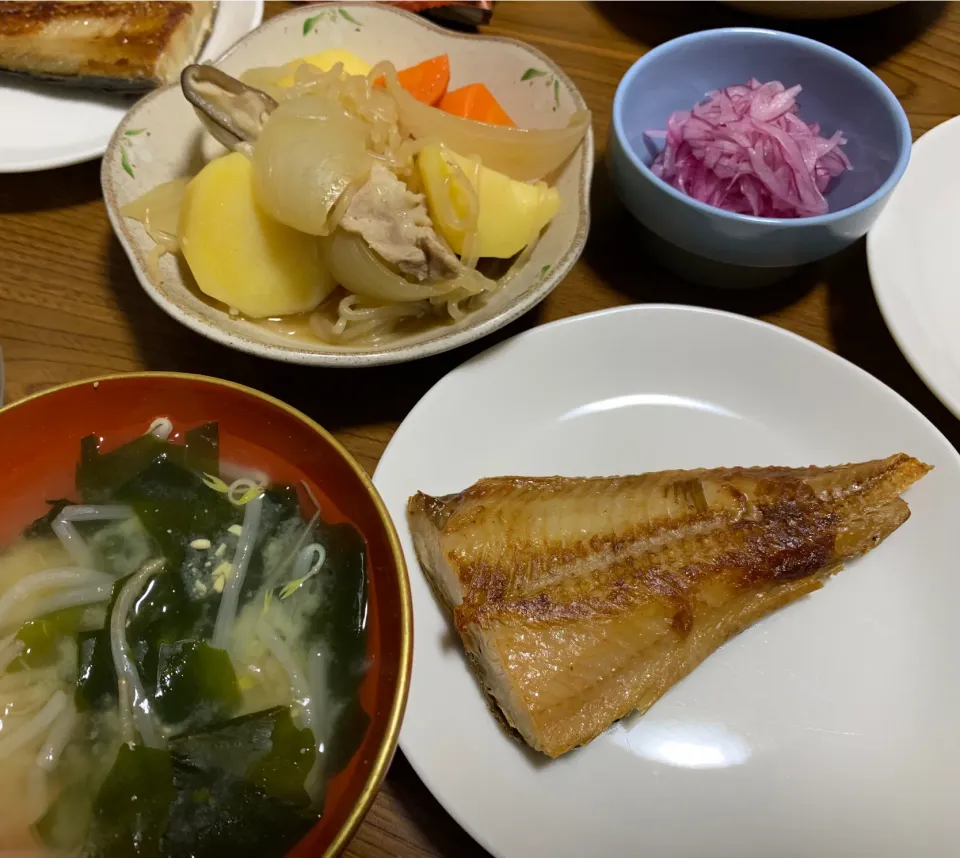 3月1日夜はほっけ焼きと肉じゃが|とももさん