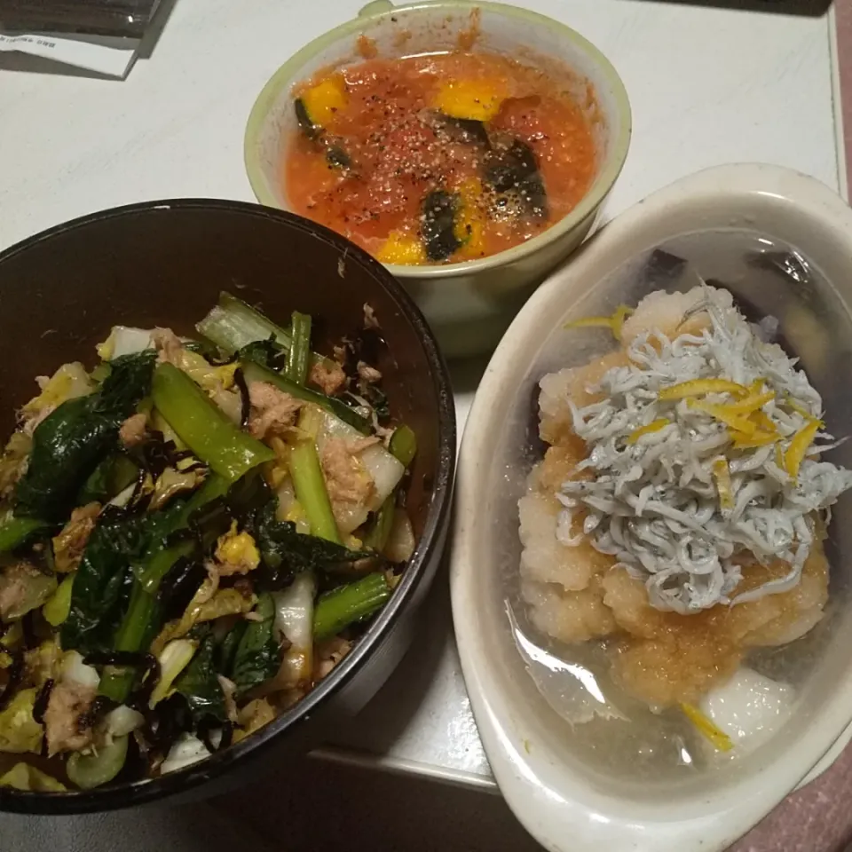 Snapdishの料理写真:今日の晩御飯
※しらすおろしと茄子の柚子ポン酢
※白菜と小松菜の塩昆布ツナ和え
※ツナ缶の汁活用かぼちゃ入りトマトスープ
※ハイボール|れあMIXさん