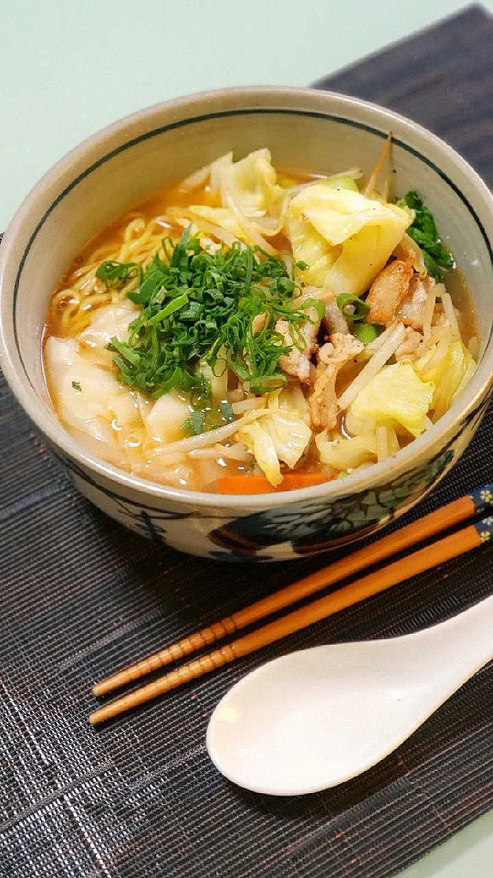 Snapdishの料理写真:味噌ワンタン麺(自家製)|tdlemonさん