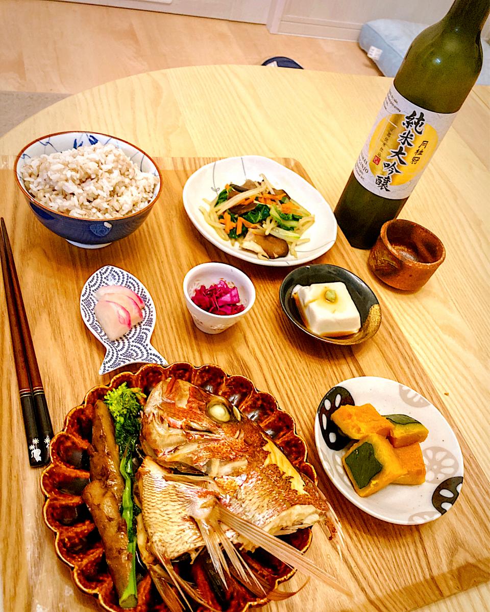 今日の夕食 真鯛の煮付け カボチャの煮物 黒あわび茸とうしおな もやしと人参のバター醤油炒め 胡麻豆腐 紫キャベツのハニーマスタード あつみかぶの浅漬け ふわ猫はなちゃん Snapdish スナップディッシュ Id Be4qva