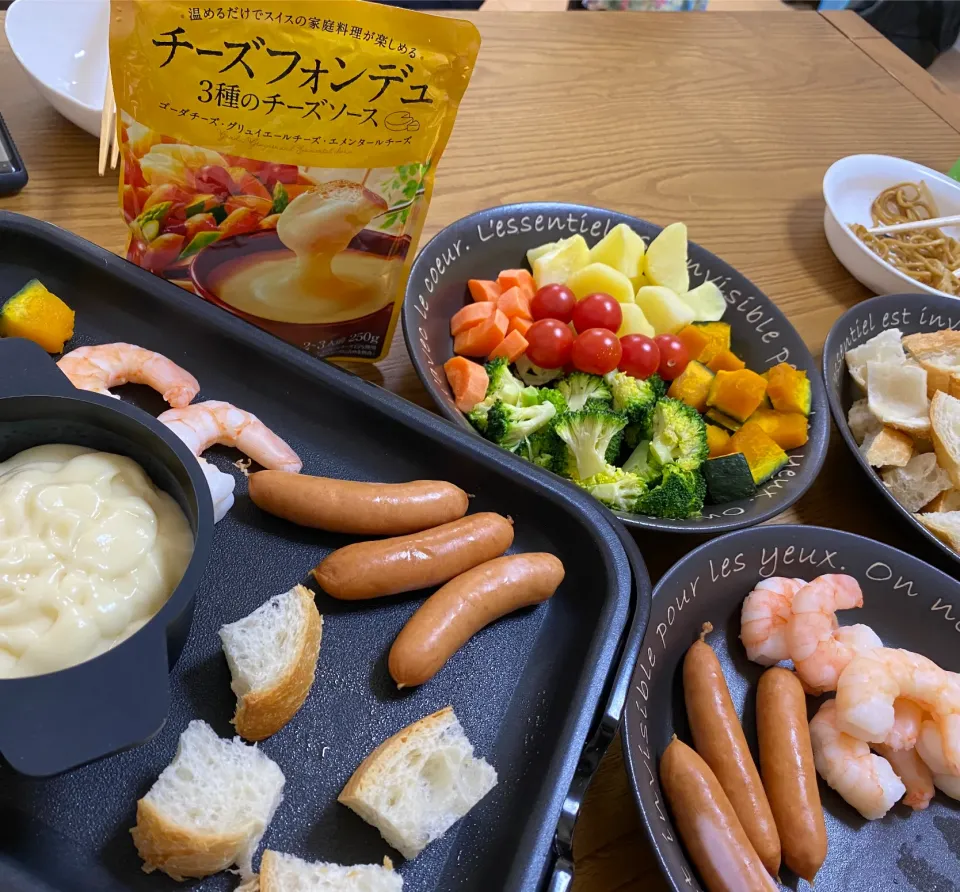 Snapdishの料理写真:チーズフォンデュ🧀|miyaさん