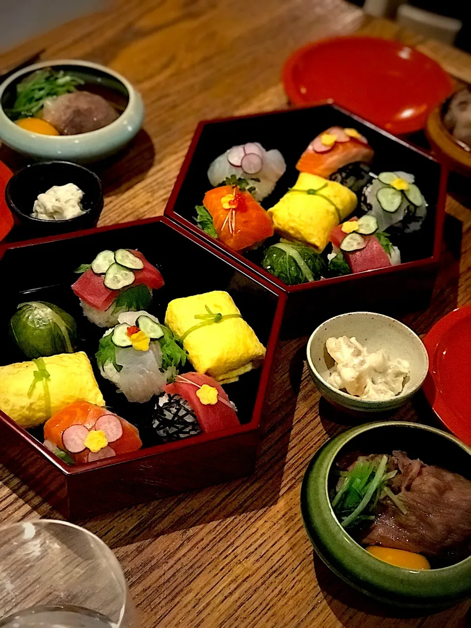 🎎手毬寿司と小鉢ですき焼き風肉豆腐|まーさん