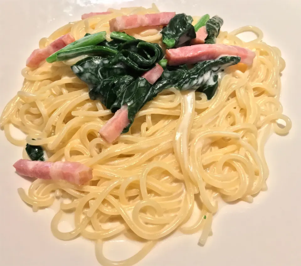 ベーコン・ほうれん草クリームパスタ🍝|toshi,I🍴さん