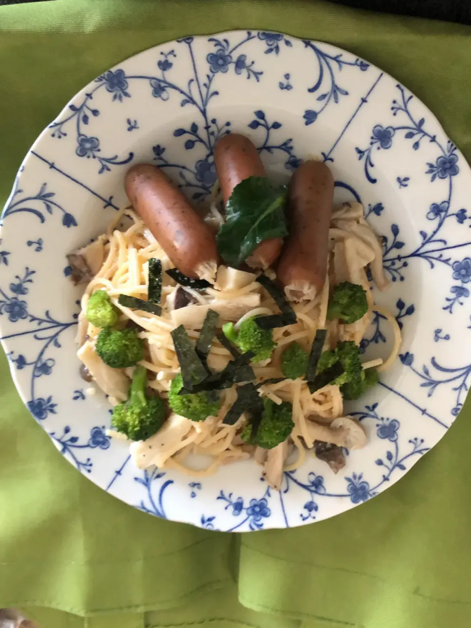 キノコたっぷり無着色明太子のパスタ🍝|Syonaさん