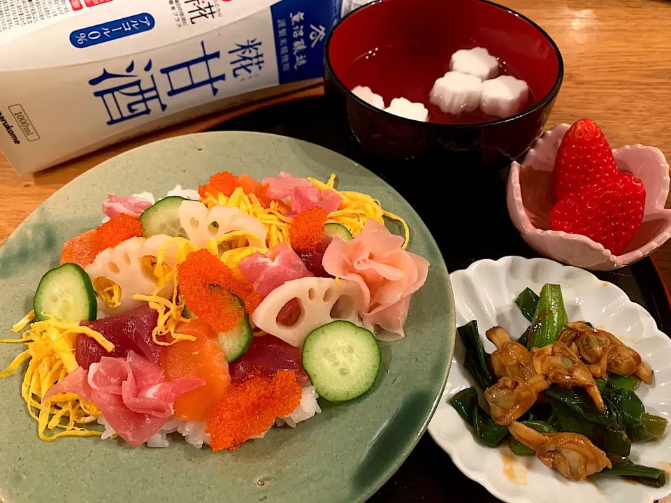 Snapdishの料理写真:ひなまつり🎎ちらし寿司🎎寿司酢に糀甘酒入れて良いお味です。|いちごさん